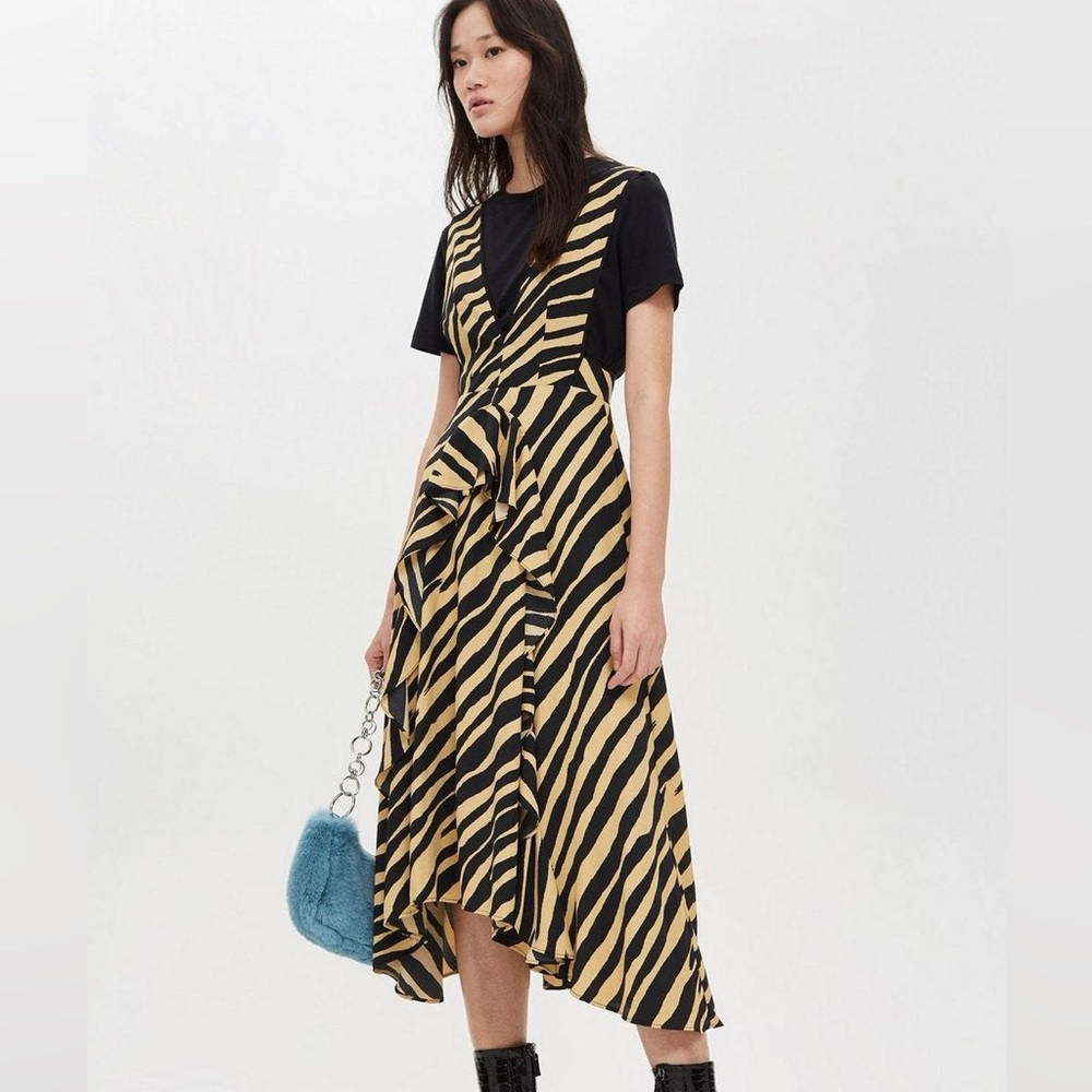 TOPSHOP Zebra Print Pinafore Dress. Black and sand. Size 8